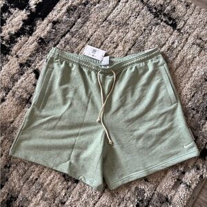 Nike Dri-Fit Standard Issue Basketball Shorts